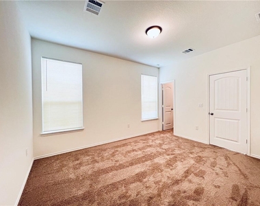 6409 Wagon Spring St - Photo Thumbnail 5