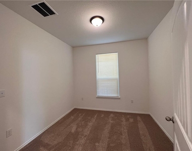 6409 Wagon Spring St - Photo Thumbnail 10