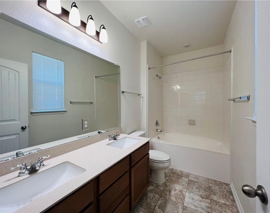 6409 Wagon Spring St - Photo Thumbnail 7