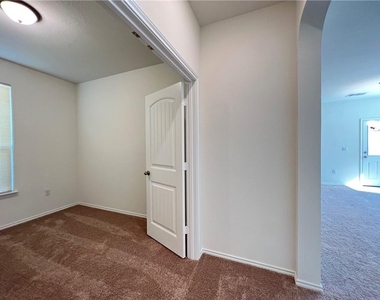 6409 Wagon Spring St - Photo Thumbnail 9