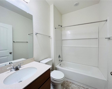 6409 Wagon Spring St - Photo Thumbnail 14