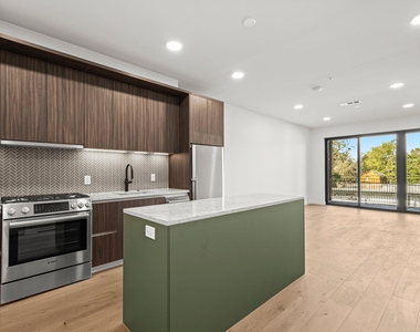 2209 S 1st St - Photo Thumbnail 22