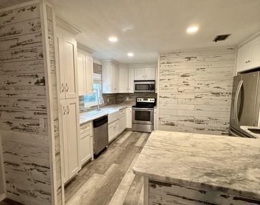 12637 Condor Drive - Photo Thumbnail 2