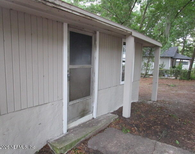 9525 Campus Avenue - Photo Thumbnail 1