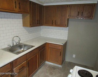9525 Campus Avenue - Photo Thumbnail 7