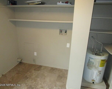 9525 Campus Avenue - Photo Thumbnail 8