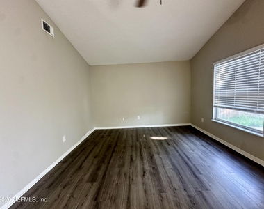 1559 Irishwood Court - Photo Thumbnail 9