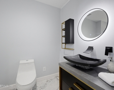1450 Wentworth Avenue - Photo Thumbnail 40