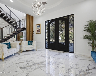 1450 Wentworth Avenue - Photo Thumbnail 3