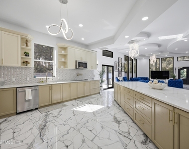 1450 Wentworth Avenue - Photo Thumbnail 14