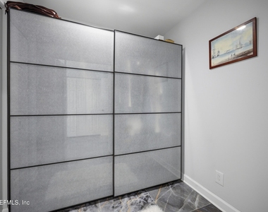 1450 Wentworth Avenue - Photo Thumbnail 37
