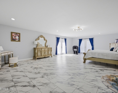 1450 Wentworth Avenue - Photo Thumbnail 30