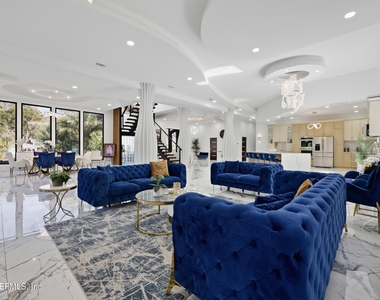 1450 Wentworth Avenue - Photo Thumbnail 19