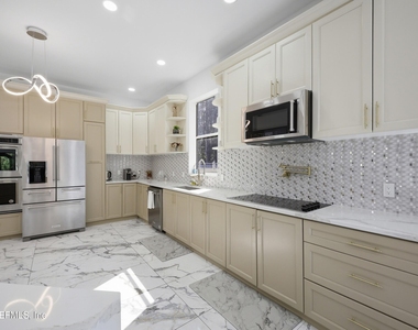 1450 Wentworth Avenue - Photo Thumbnail 11