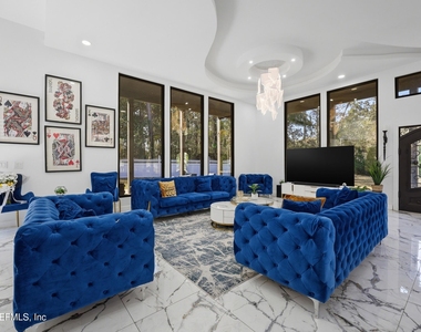 1450 Wentworth Avenue - Photo Thumbnail 17