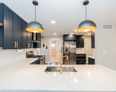 339 Lincoln Avenue - Photo Thumbnail 5