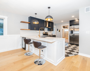 339 Lincoln Avenue - Photo Thumbnail 3