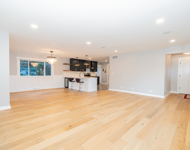 339 Lincoln Avenue - Photo Thumbnail 2