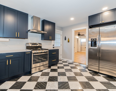 339 Lincoln Avenue - Photo Thumbnail 7