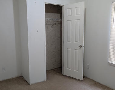 123 Hayman Drive - Photo Thumbnail 6