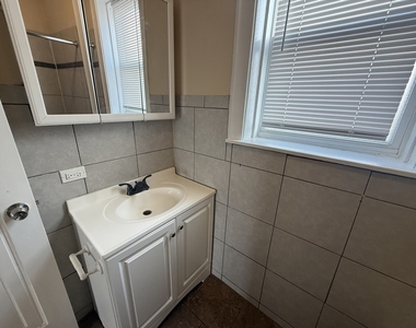 4454 W Diversey Avenue - Photo Thumbnail 12