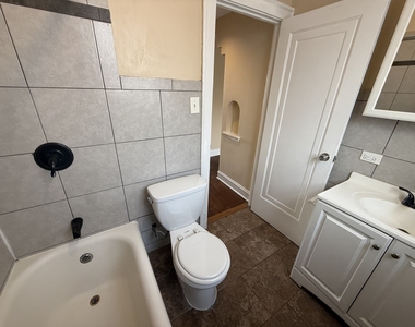4454 W Diversey Avenue - Photo Thumbnail 11