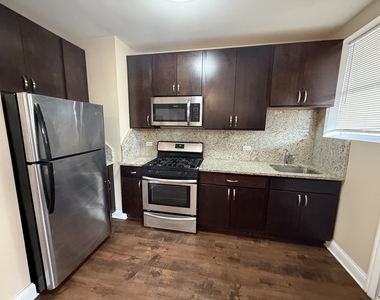 4454 W Diversey Avenue - Photo Thumbnail 6