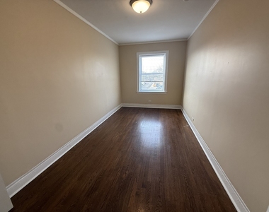 4454 W Diversey Avenue - Photo Thumbnail 8