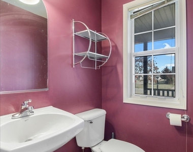 705 Bergamot Street - Photo Thumbnail 8