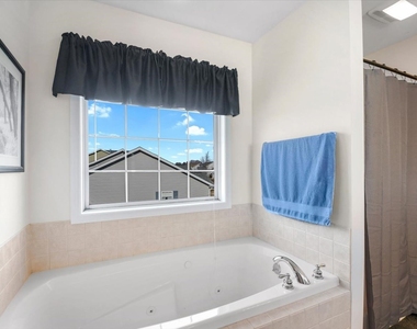 705 Bergamot Street - Photo Thumbnail 12