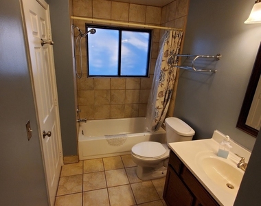 357 Bloomfield Lane - Photo Thumbnail 3