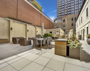 105 W Chestnut Street - Photo Thumbnail 12