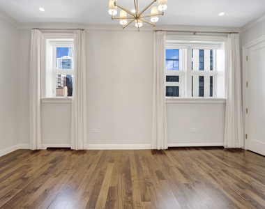 105 W Chestnut Street - Photo Thumbnail 23