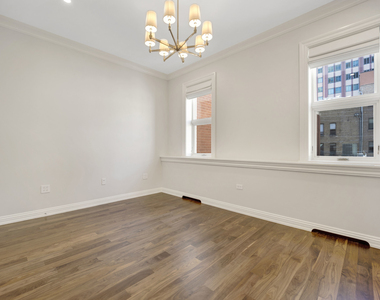 105 W Chestnut Street - Photo Thumbnail 21