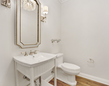105 W Chestnut Street - Photo Thumbnail 20