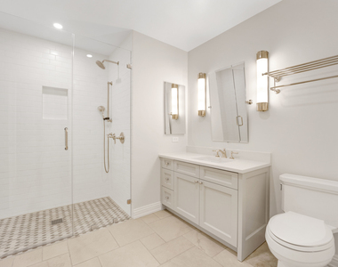 105 W Chestnut Street - Photo Thumbnail 18