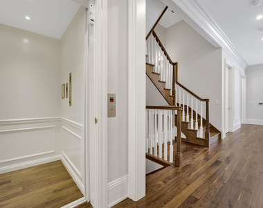 105 W Chestnut Street - Photo Thumbnail 37