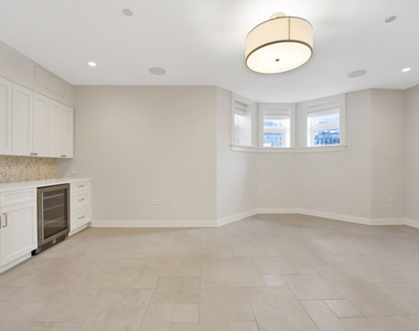 105 W Chestnut Street - Photo Thumbnail 15