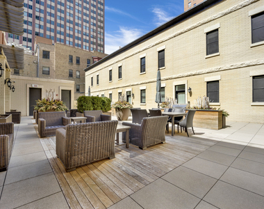 105 W Chestnut Street - Photo Thumbnail 13