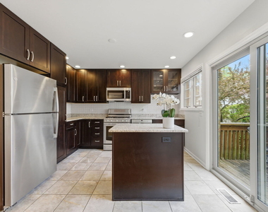 3125 Lake Avenue - Photo Thumbnail 4