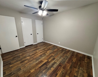 910 7th Avenue N - Photo Thumbnail 7