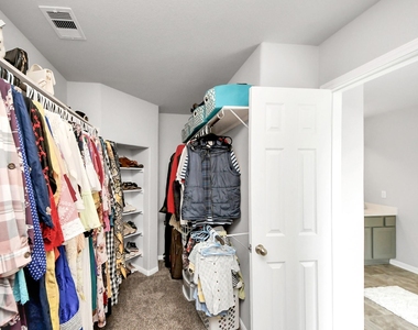 2918 Silverhorn Lane - Photo Thumbnail 35