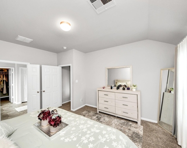 2918 Silverhorn Lane - Photo Thumbnail 30