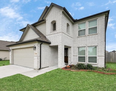 2918 Silverhorn Lane - Photo Thumbnail 2