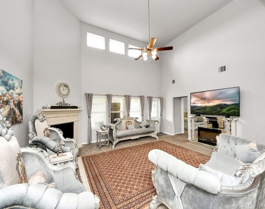 2918 Silverhorn Lane - Photo Thumbnail 23