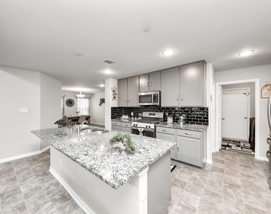 2918 Silverhorn Lane - Photo Thumbnail 19