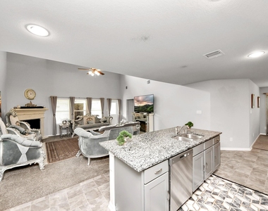2918 Silverhorn Lane - Photo Thumbnail 17