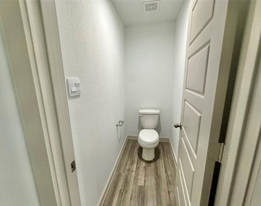 1107 Curly Angora Court - Photo Thumbnail 35