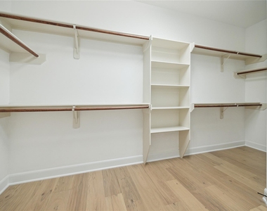 226 Jade Pointe - Photo Thumbnail 18
