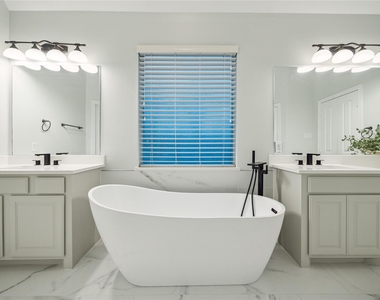 226 Jade Pointe - Photo Thumbnail 16